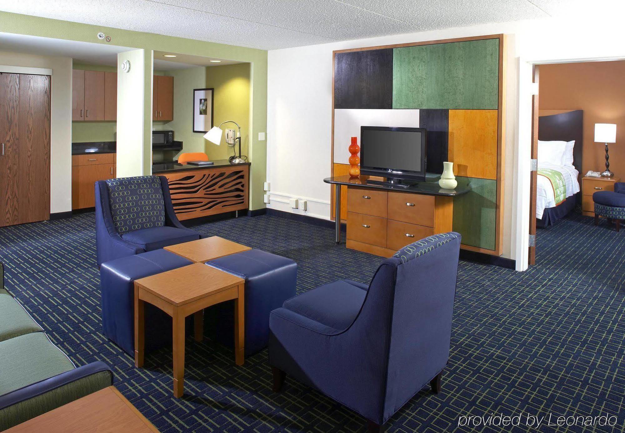 Fairfield Inn & Suites By Marriott Cleveland Бічвуд Номер фото